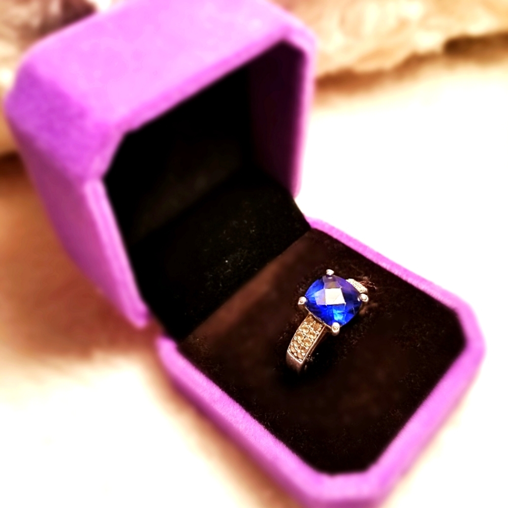 Blue sapphire ring